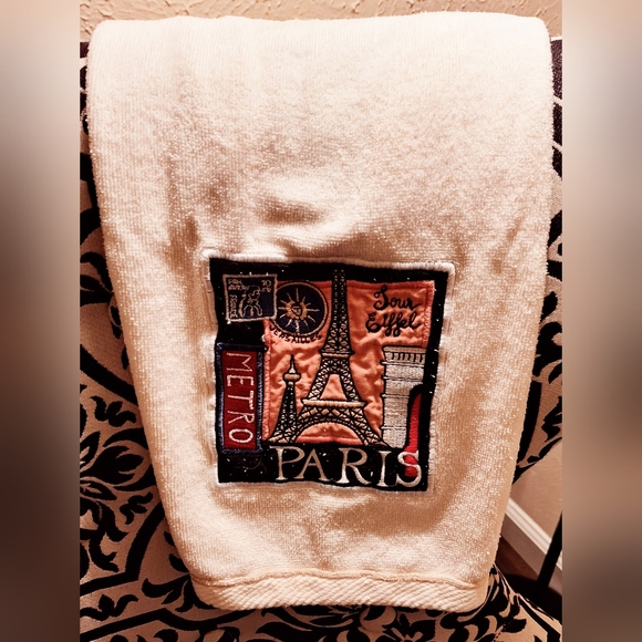 PARIS HAND TOWEL OR DECORATIVE - Picture 2 of 5